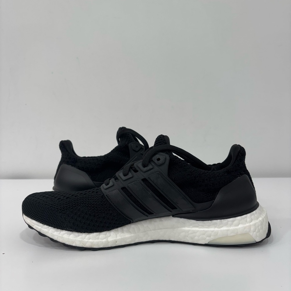 ADIDAS UltraBoost 5.0 DNA Running Shoe Sneaker Black White GV8744 Woman Size 9.5